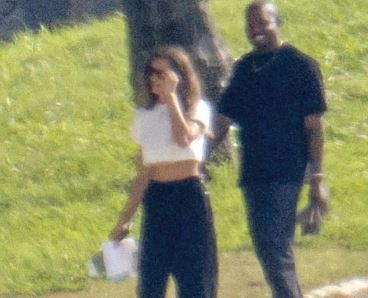 Кание Уест и Ирина Шейк са били забелязани да се